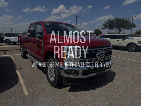 Used 2023 Ford F250 XLT w/ FX4 Off-Road Package AWD/4WD image 5