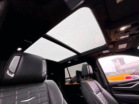 Used 2023 Cadillac Escalade V w/ LPO, Floor Liner Package image 19