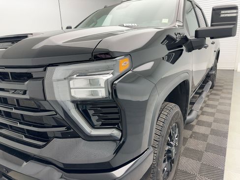Used 2024 Chevrolet Silverado 3500 LTZ w/ LTZ Plus Package image 5