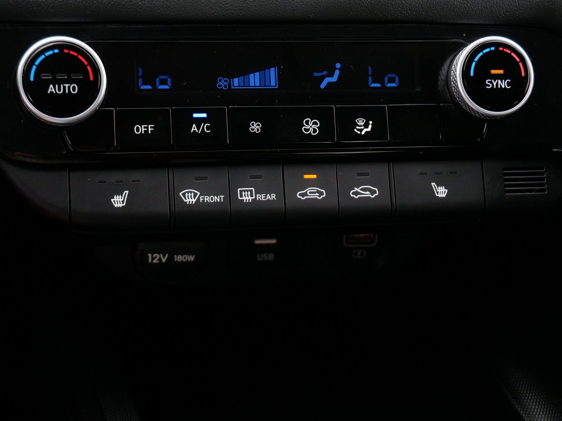 Used 2023 Hyundai Elantra SEL w/ Convenience Package FWD image 28