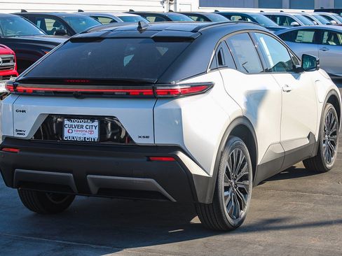 New 2026 Toyota C-HR AWD/4WD image 9