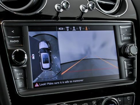 Used 2019 Bentley Bentayga AWD/4WD image 33