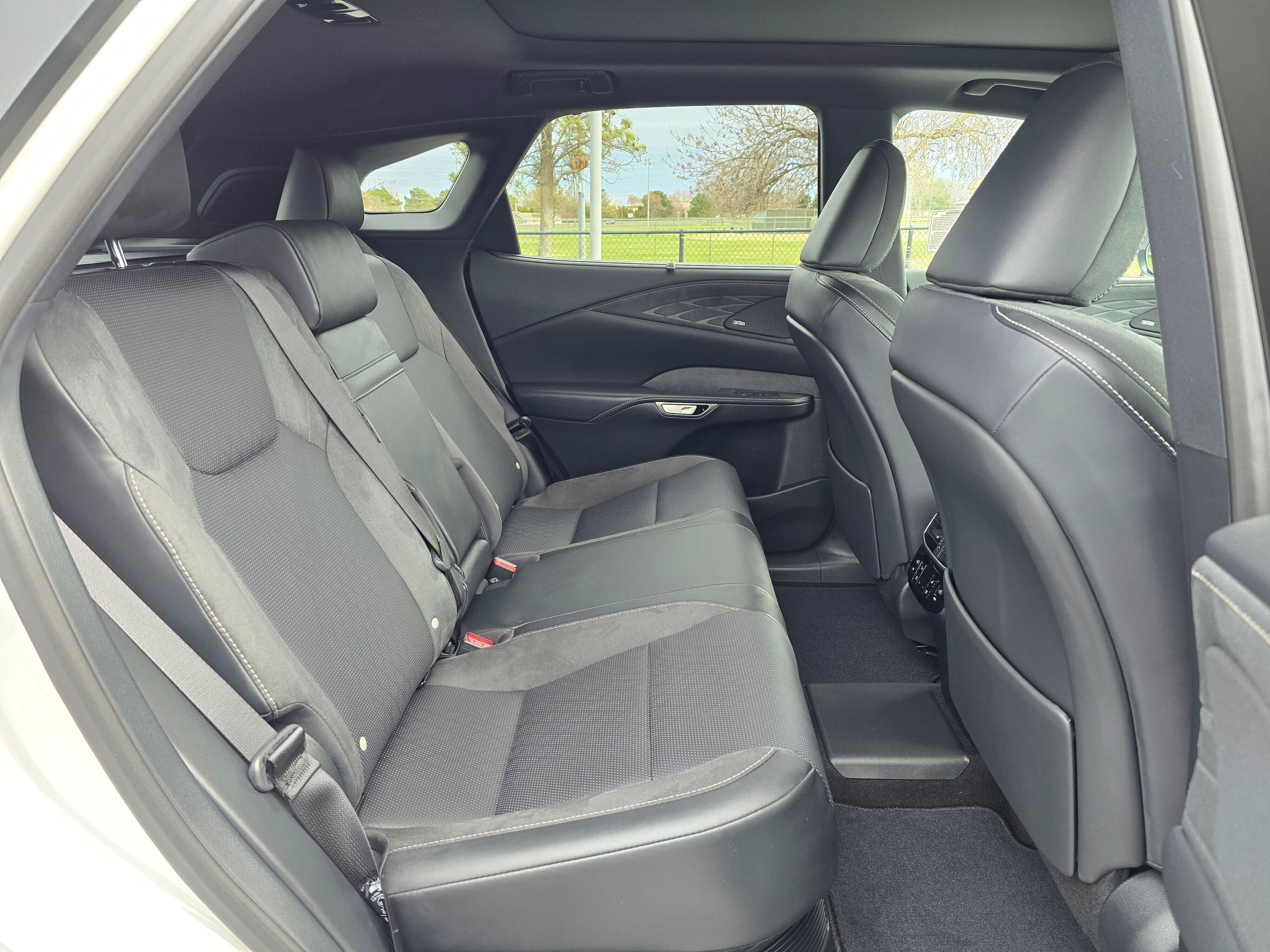 Used 2026 Lexus RX 450h AWD w/ Convenience Package image 12