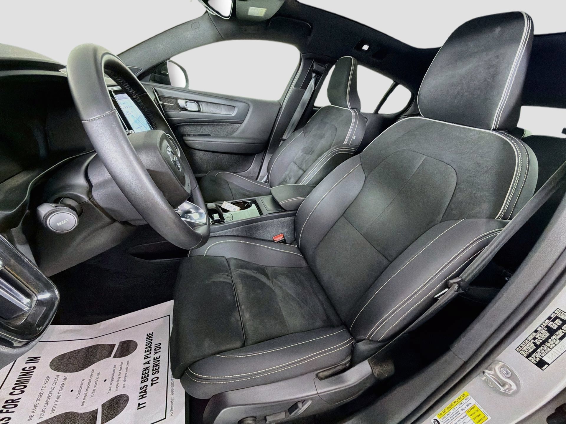 Certified 2023 Volvo C40 P8 Recharge Ultimate w/ Protection Package Premier AWD/4WD image 23