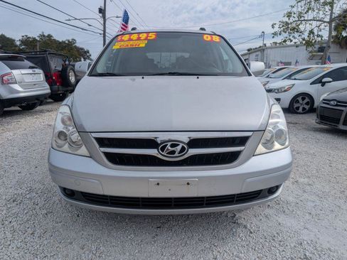 Used 2008 Hyundai Entourage Limited image 2