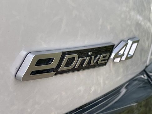 Used 2025 BMW i4 eDrive40 w/ Premium Package image 25