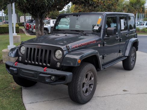 Used 2017 Jeep Wrangler Unlimited Rubicon AWD/4WD image 5