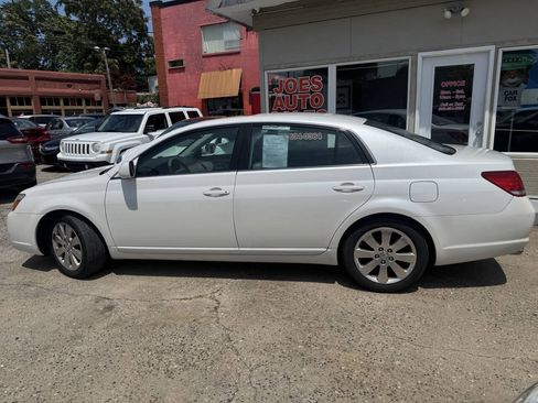 Used 2006 Toyota Avalon XLS FWD image 4