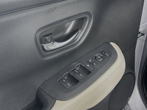 Certified 2023 Honda HR-V LX image 16