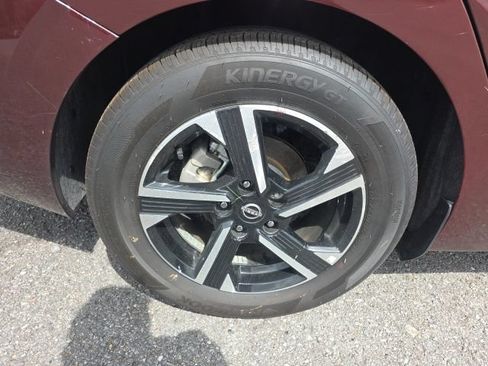 Used 2025 Nissan Sentra SV FWD image 3