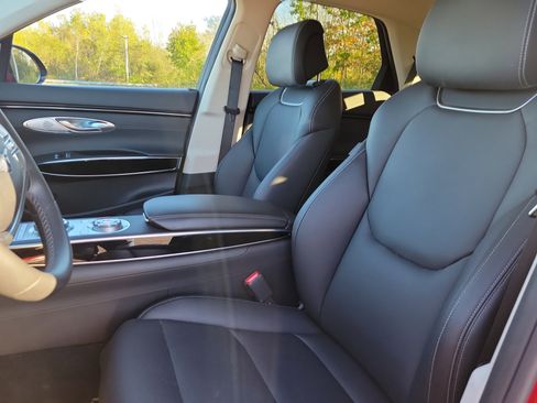 Used 2025 Genesis GV70 2.5T image 14