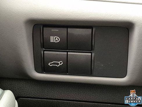 Certified 2021 Toyota Highlander XLE AWD/4WD image 18