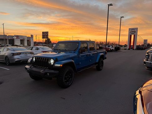 Used 2023 Jeep Gladiator Willys image 1