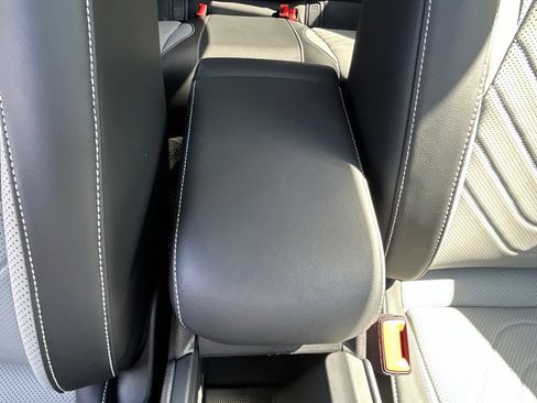 Used 2025 Volkswagen Tiguan SE R-Line FWD image 43