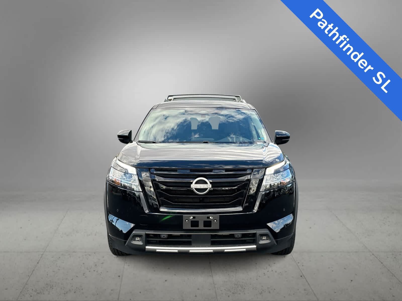 Used 2024 Nissan Pathfinder SL w/ Black Appearance Package FWD image 3