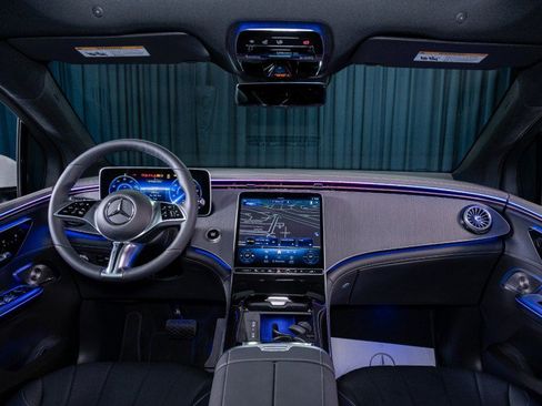 New 2026 Mercedes-Benz EQE 320 4MATIC SUV image 14