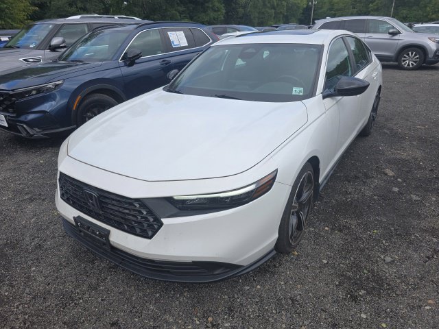 Used 2023 Honda Accord Sport image 1