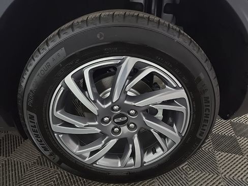 Used 2023 Lincoln Corsair AWD image 17