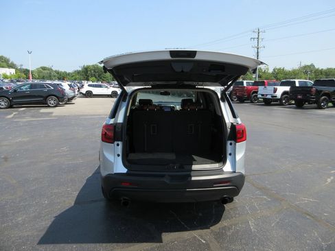 Used 2019 GMC Acadia SLT AWD/4WD image 7