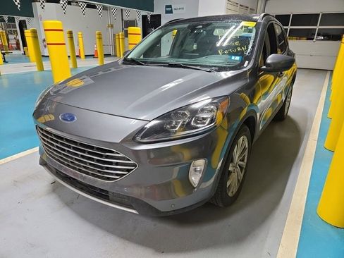 Used 2022 Ford Escape Titanium w/ Titanium Elite Package image 2
