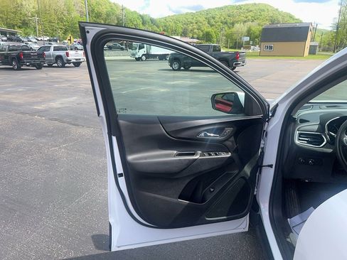 Used 2022 Chevrolet Equinox LT image 11