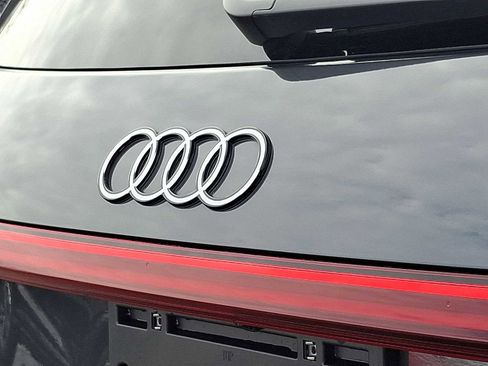 Certified 2025 Audi Q5 Premium Plus w/ Premium Plus image 24