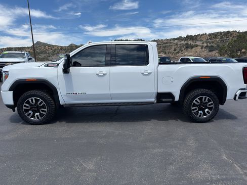 Used 2022 GMC Sierra 2500 AT4 AWD/4WD image 3