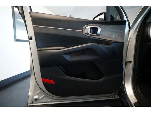 Used 2022 Kia Sorento EX w/ Panoramic Sunroof Package FWD image 17