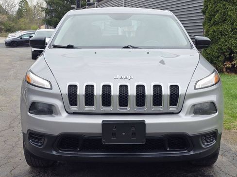 Used 2016 Jeep Cherokee Sport w/ Cold Weather Group AWD/4WD image 9