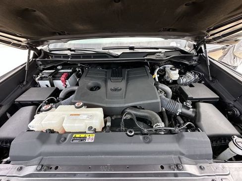 Used 2023 Toyota Tundra SR5 w/ SR5 Convenience Package AWD/4WD image 32