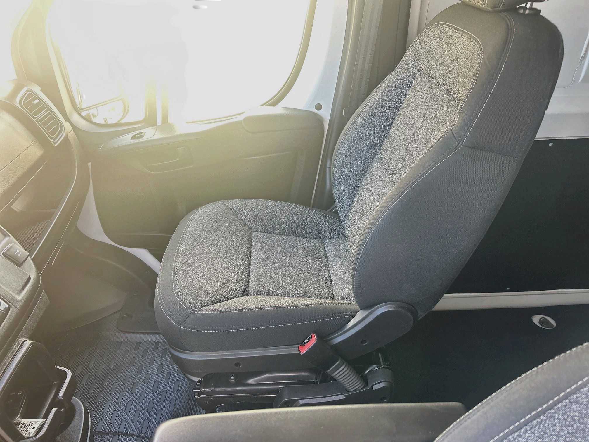 Used 2025 RAM ProMaster 2500 w/ Convenience Group FWD image 22