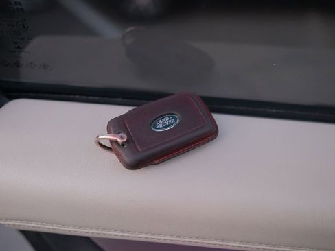 Used 2020 Land Rover Range Rover HSE image 10