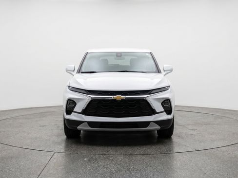 Used 2025 Chevrolet Blazer LT FWD image 2
