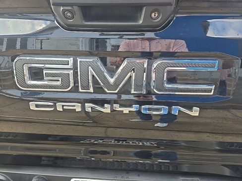 Used 2023 GMC Canyon AT4X image 15