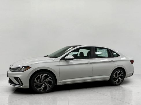 New 2026 Volkswagen Jetta SEL image 7