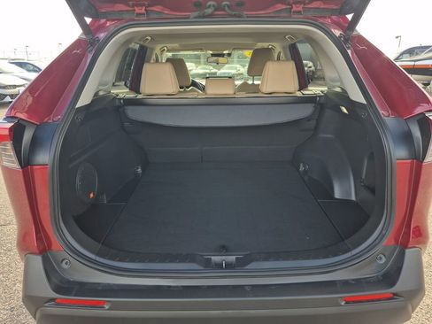 Used 2023 Toyota RAV4 XLE Premium image 14