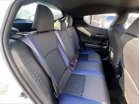 Used 2020 Toyota C-HR XLE image 31