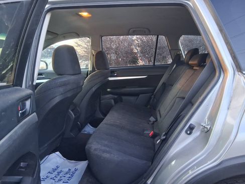 Used 2010 Subaru Outback 2.5i Premium AWD/4WD image 10