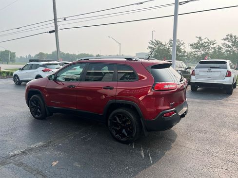 Used 2016 Jeep Cherokee Sport w/ Cold Weather Group AWD/4WD image 3