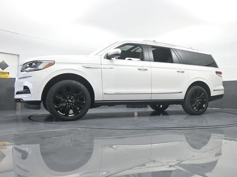 Used 2023 Lincoln Navigator L Reserve w/ Monochromatic Package image 72