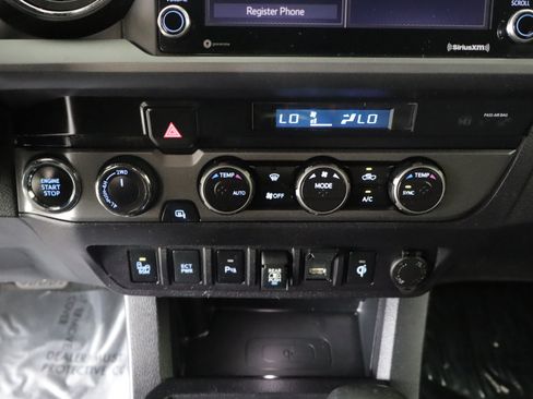 Used 2021 Toyota Tacoma TRD Sport w/ Technology Package AWD/4WD image 16