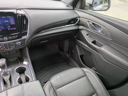 Used 2022 Chevrolet Traverse Premier image 13