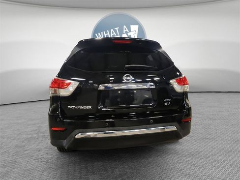 Used 2015 Nissan Pathfinder SV image 5