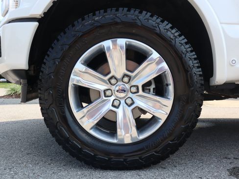 Used 2018 Ford F150 Platinum w/ Equipment Group 701A Luxury AWD/4WD image 11