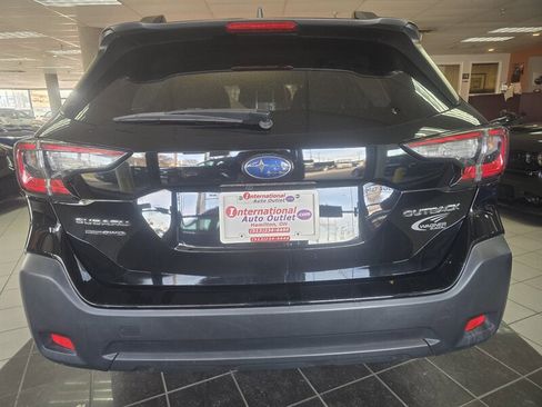 Used 2023 Subaru Outback Premium image 5