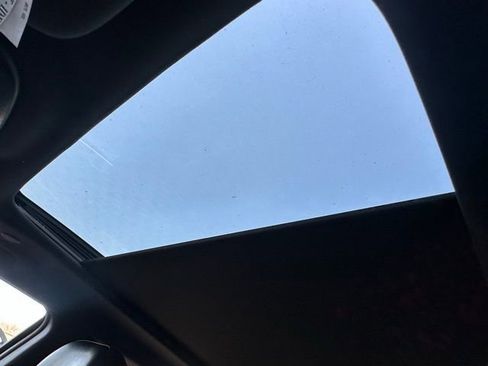 Used 2018 Jeep Grand Cherokee Limited w/ Luxury Group II image 32