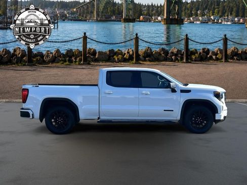 New 2026 GMC Sierra 1500 Elevation w/ LPO, Elevation Black Package AWD/4WD image 4