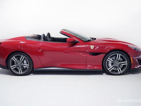 Used 2019 Ferrari Portofino RWD image 3