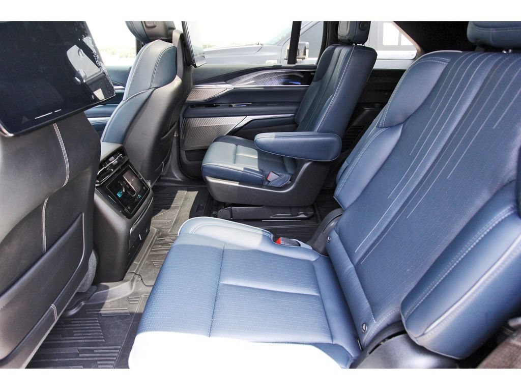 New 2026 Cadillac Escalade IQ Luxury 2 AWD/4WD image 7