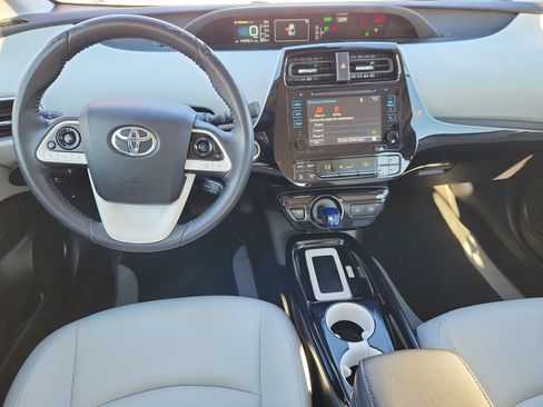Used 2017 Toyota Prius Three Touring image 9